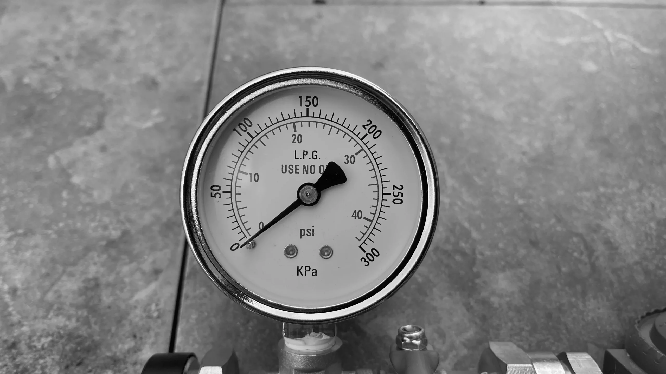 Low-pressure gauge